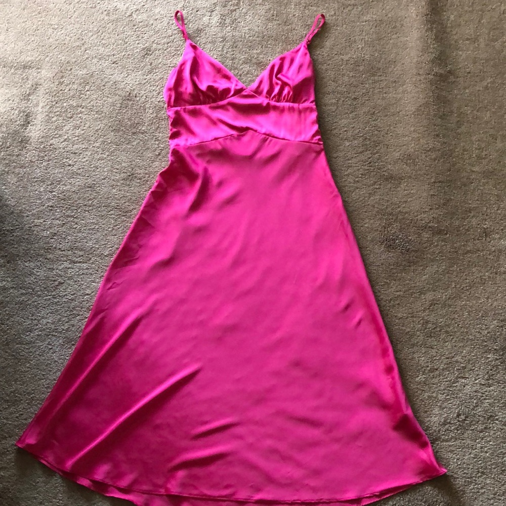 Scream Queen Midi dress fuchsia